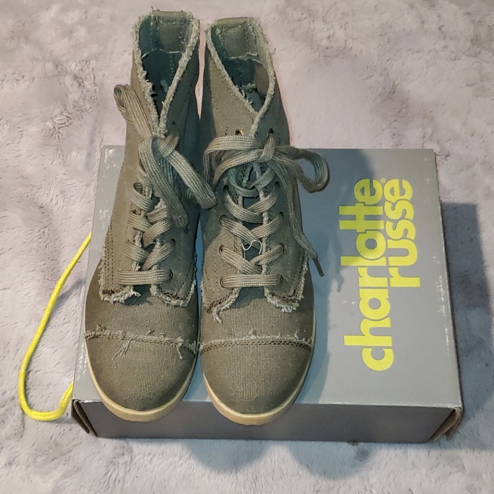 Charlotte Russe - Combat Boots Dark Green